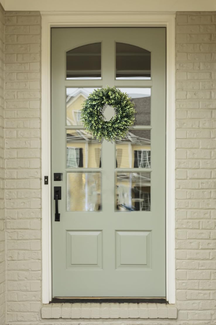 IPLNTS wreath packed for storage showing fold-free preservation and reusable design