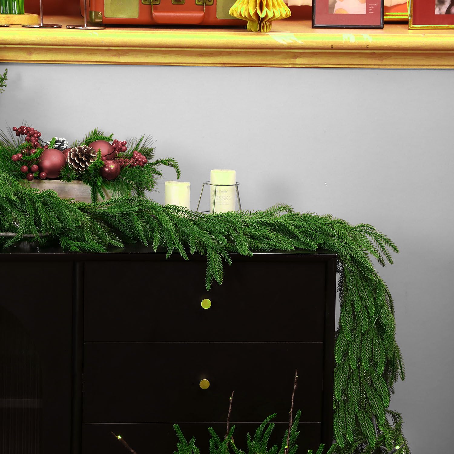 IPOOLTENG garland held in hands to show 6ft scale and lightweight handling