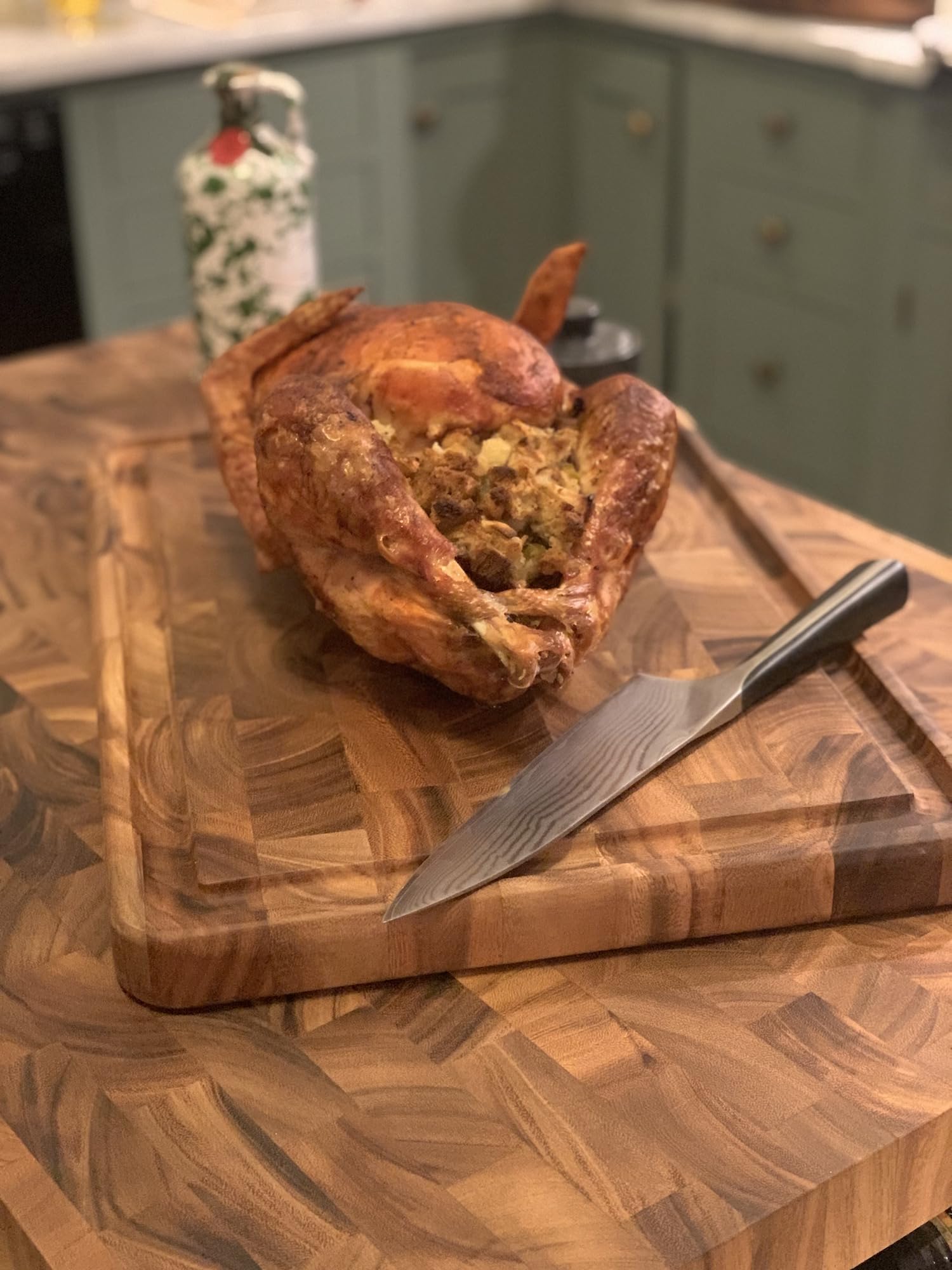 Ironwood Gourmet application of butcher block oil to protect wood and preserve color benefit