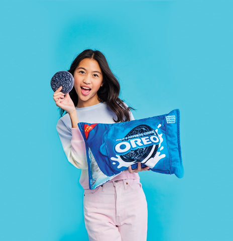 iscream Oreo printed back package detail, demonstrates authentic licensed design