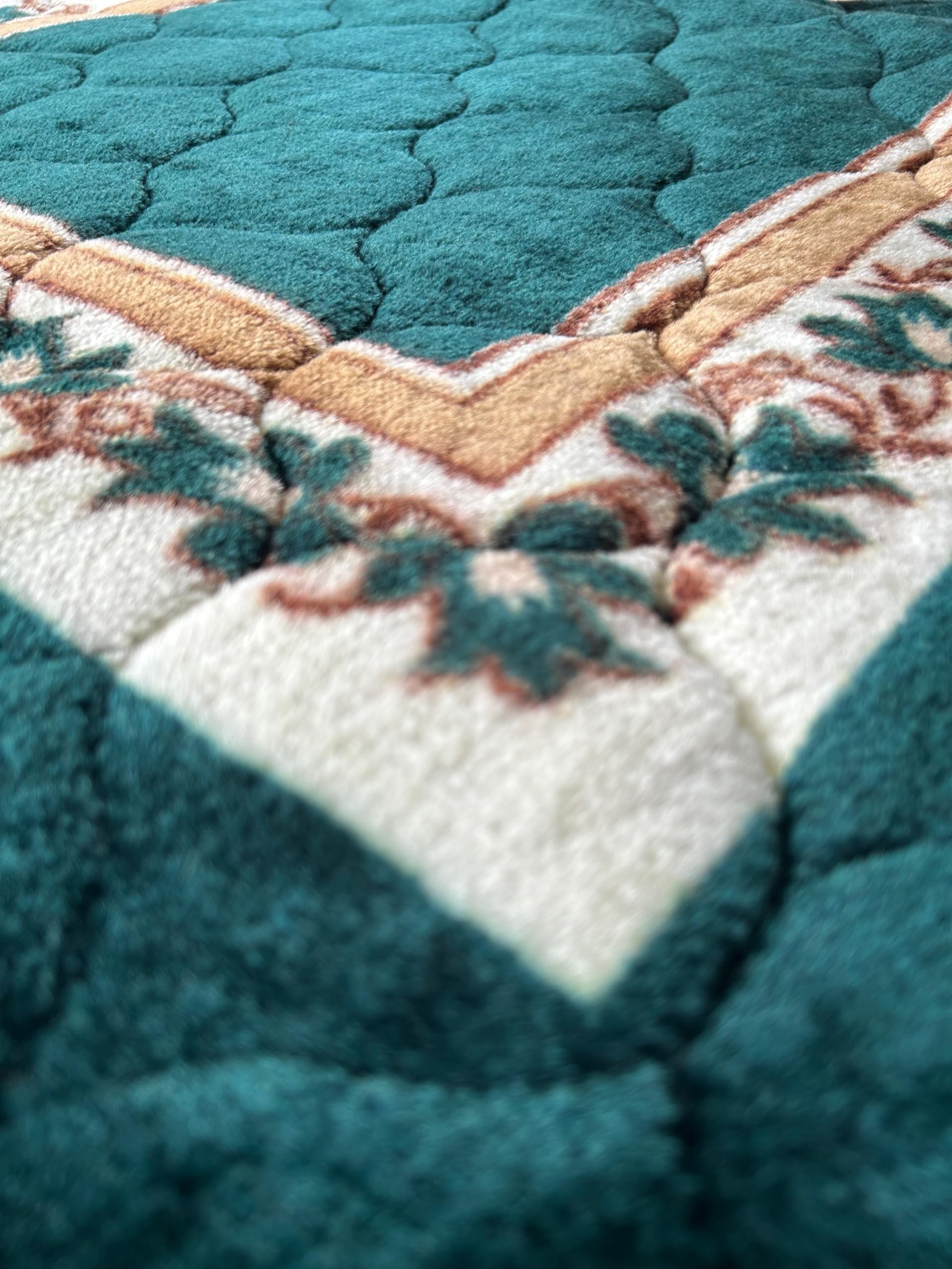 Islamika pattern detail with neat edging for elegant, durable finish