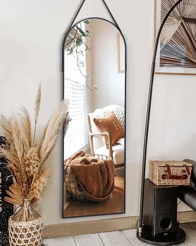 ITSRG front view showing arched full-length mirror and slim black frame, elegant reflection