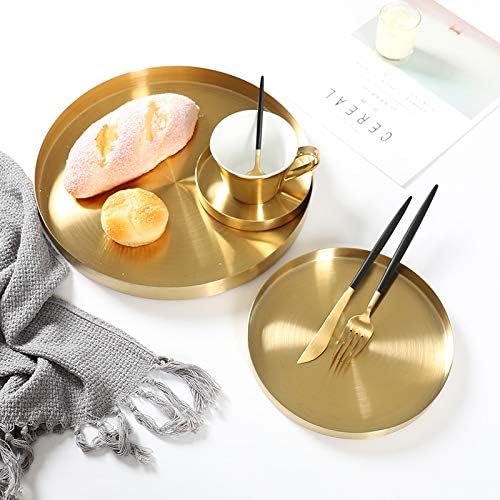 IVAILEX tray used as candle plate creating a warm focal centerpiece
