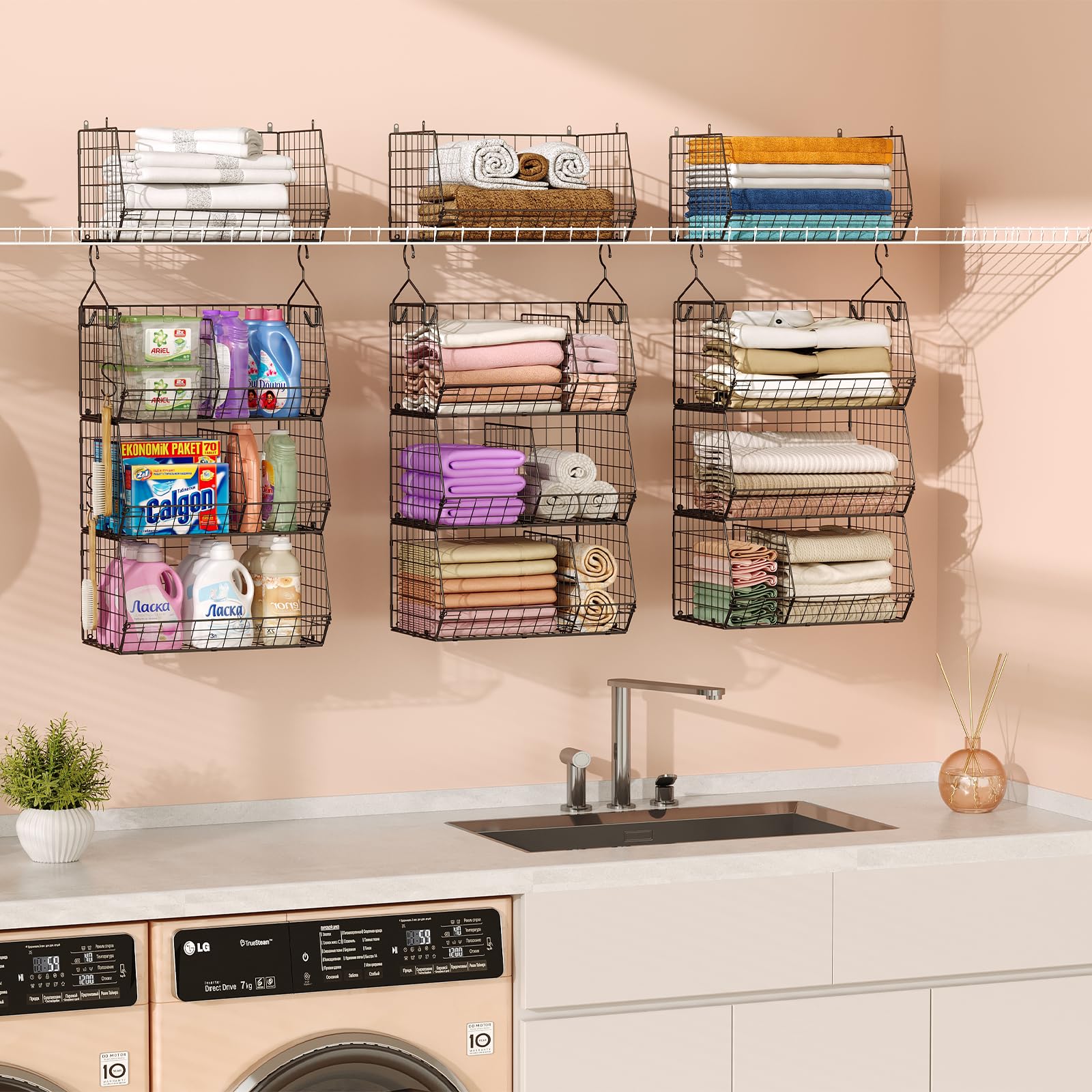 Jautokerdar removable divider detail enables customizable sections