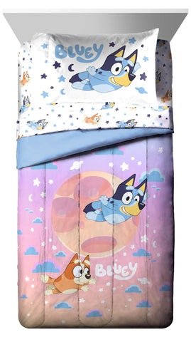 Jay Franco flat layout of fitted and flat sheets, clear sizing and pattern