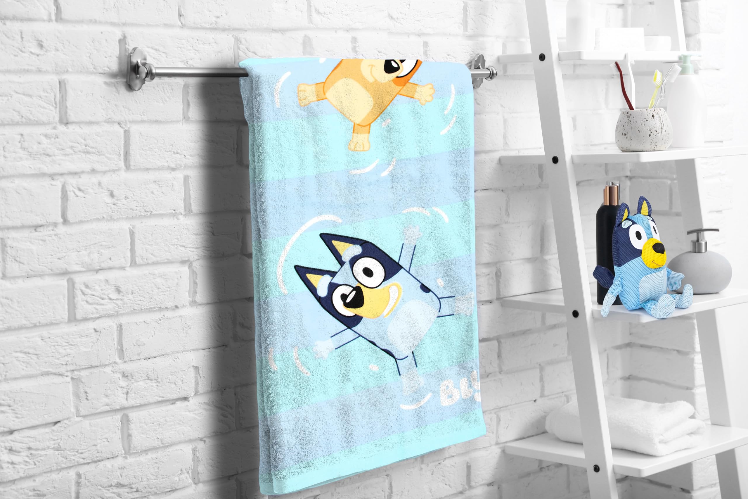 Jay Franco towel microfiber close-up showing soft weave and absorbency benefit