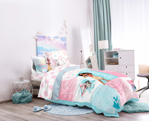 Jay Franco Moana care label and fabric texture showing easy-wash convenience