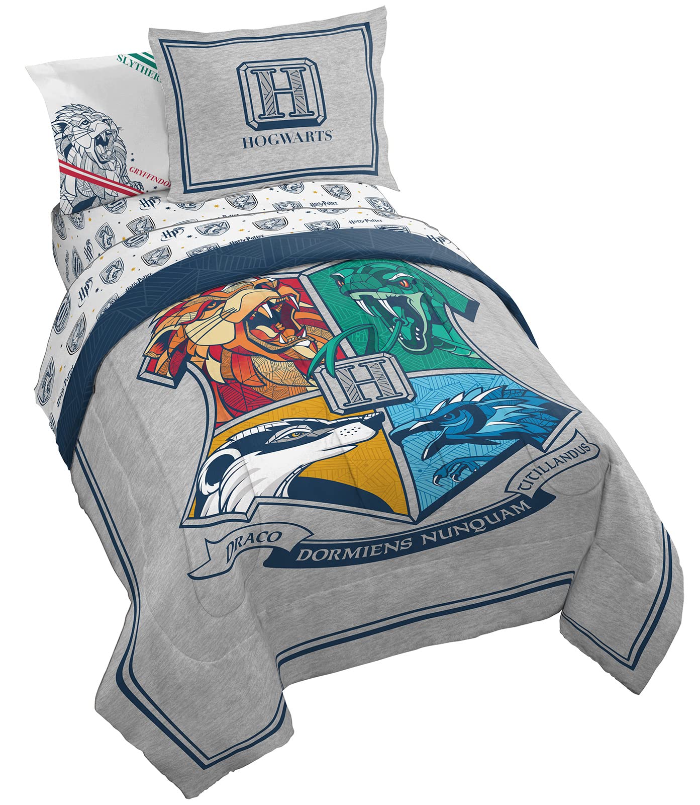 Jay Franco front view of Harry Potter comforter showing full bed design and cozy look