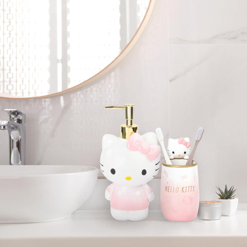 Jay Franco Hello Kitty pump action detail demonstrating smooth, drip-resistant dispensing