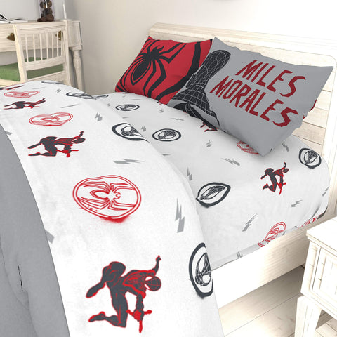 Jay Franco Miles Morales set displayed on queen bed showing accurate size fit