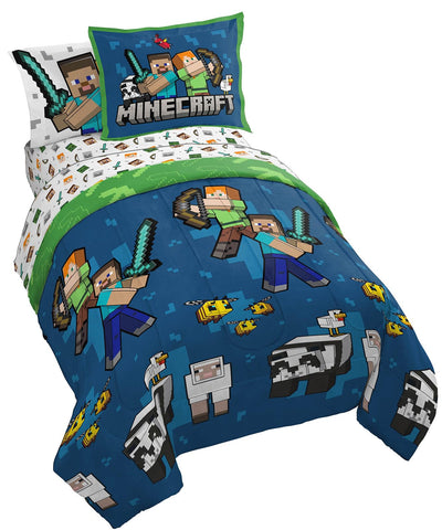 Jay Franco comforter front view showing Creeper and Zombie for fun bedroom style