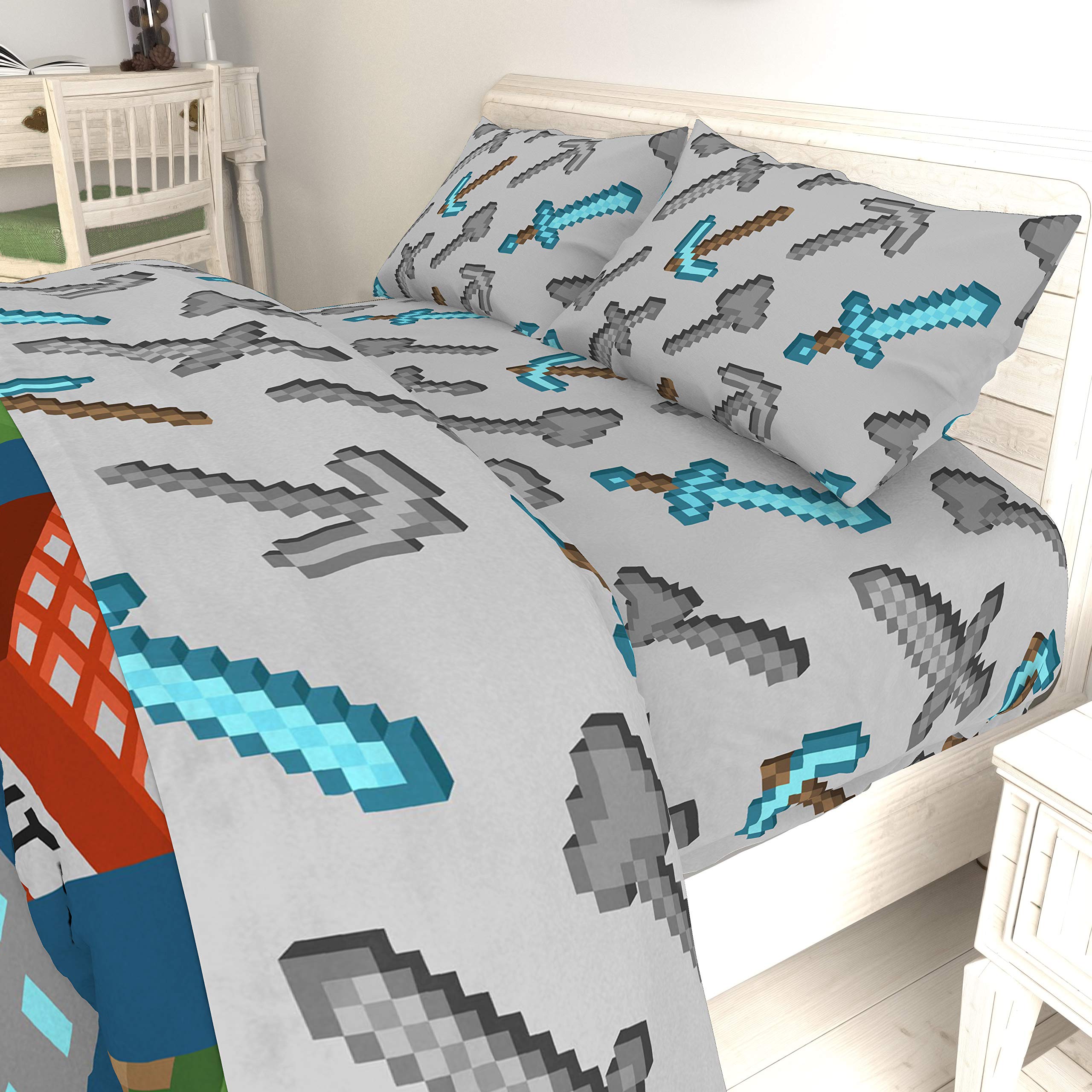Jay Franco size comparison image illustrating full bedding dimensions and correct fit