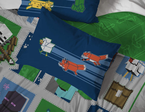 Jay Franco full bed scale image demonstrating comforter and sheet fit on a standard full mattress