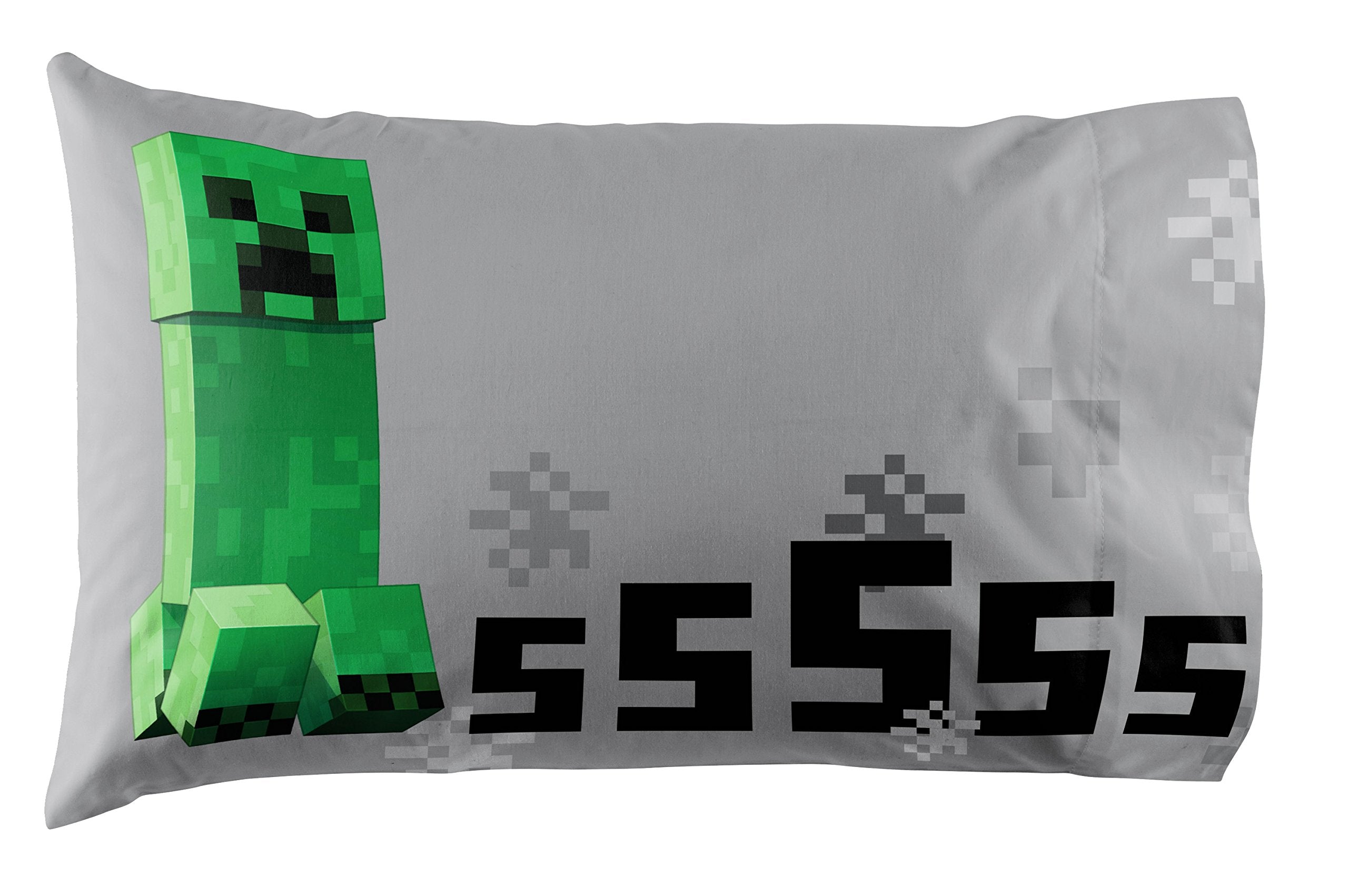 Jay Franco styled bedroom with set on bed creating an immersive Minecraft look