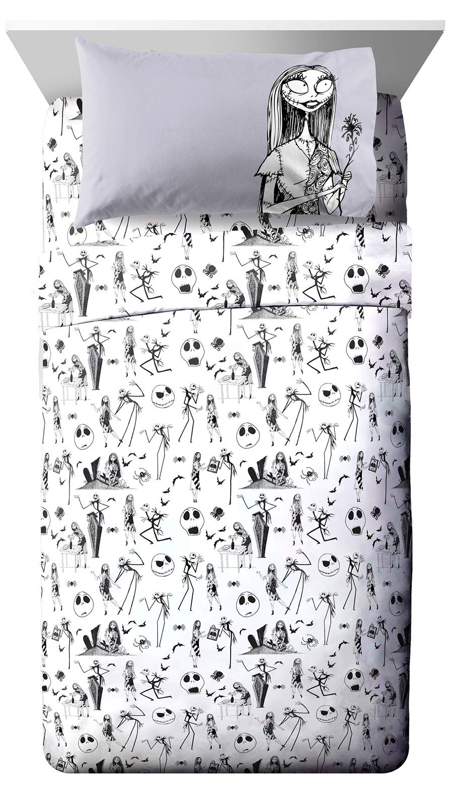 Jay Franco front packaging showing Nightmare Before Christmas design and set contents