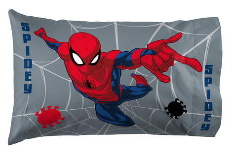 Jay Franco Spider-Man bedroom lifestyle scene illustrating themed décor and playful appeal