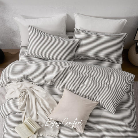 JELLYMONI pillowcases and stitched edge demonstrating durable neat seams