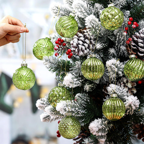 Jenaai used in wreath demonstrating cohesive color and easy styling