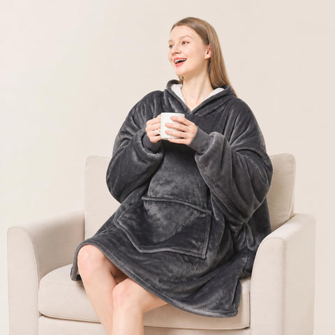 JFUJFU pocket detail with phone inside for convenient hands-free benefit