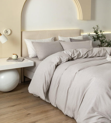 JIYUAN flatlay showing duvet cover dimensions and scale for queen bed fit guidance