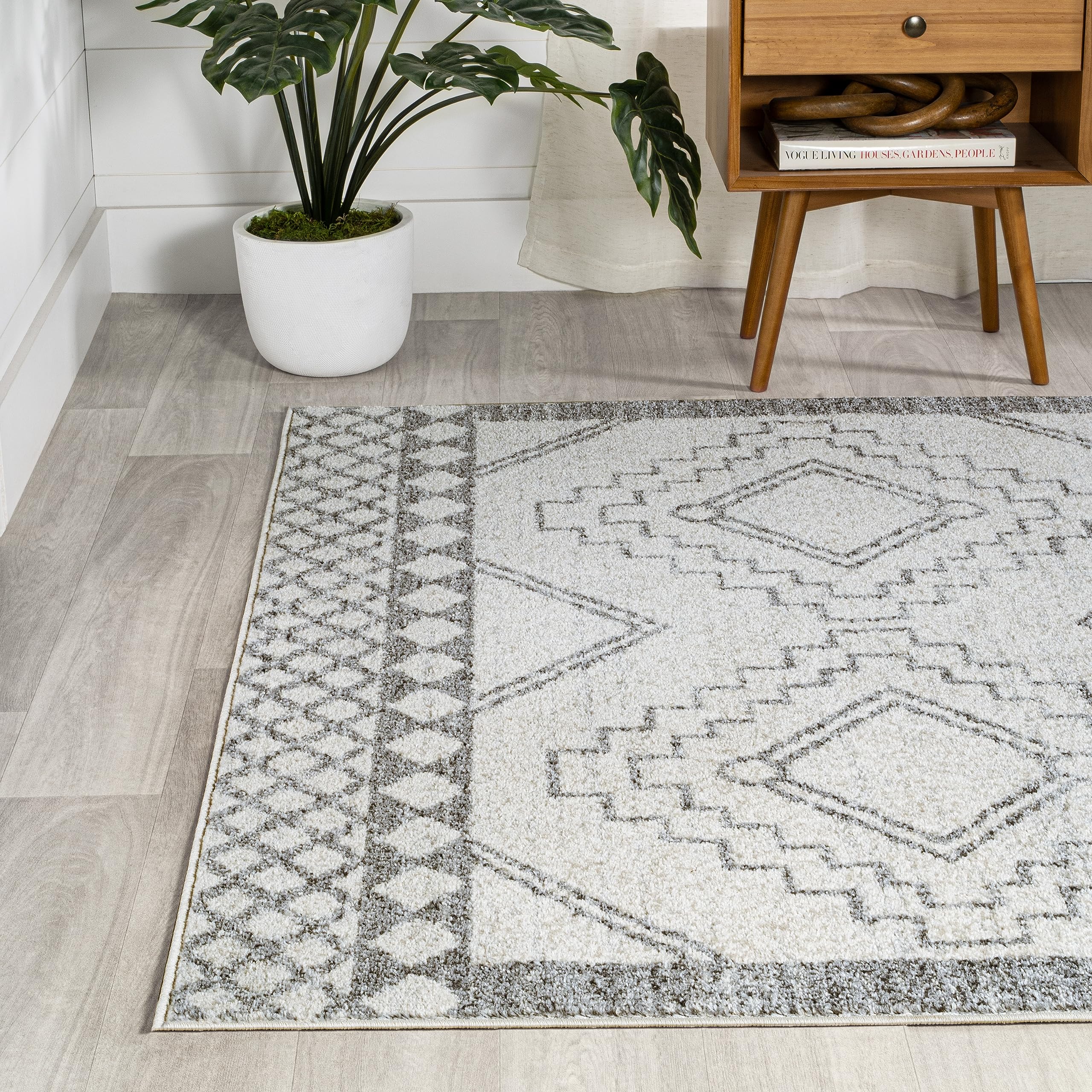 JONATHAN Y detailed shot of geometric Moroccan pattern offering bold graphic interest