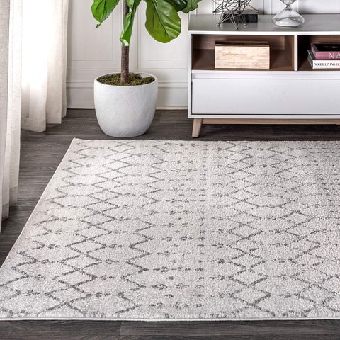 JONATHAN Y detailed shot of trellis and triangle motifs emphasizing vintage look
