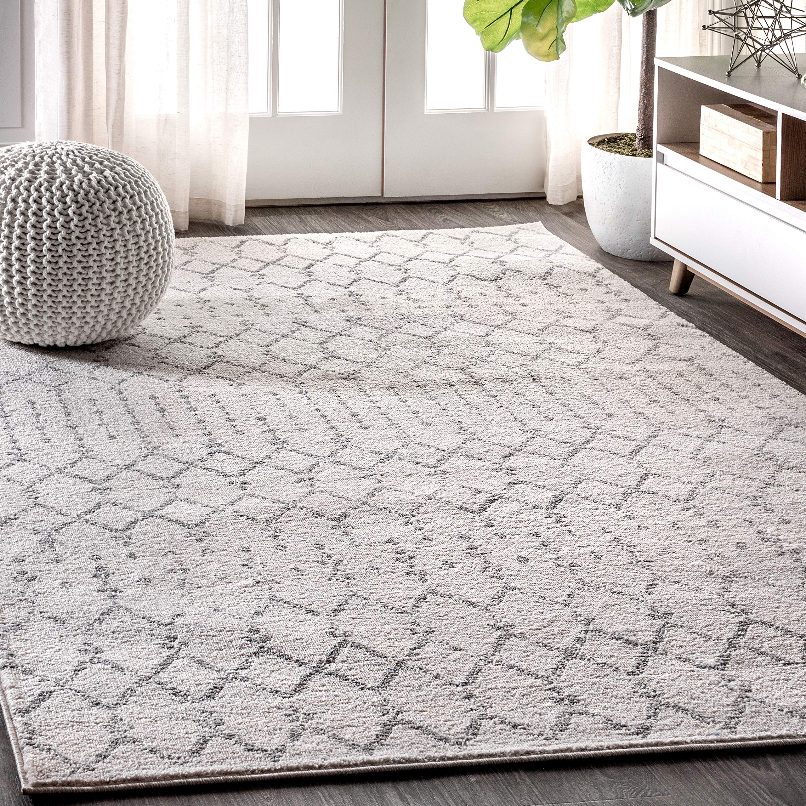 JONATHAN Y front view of rug showing Moroccan diamond pattern and modern contrast