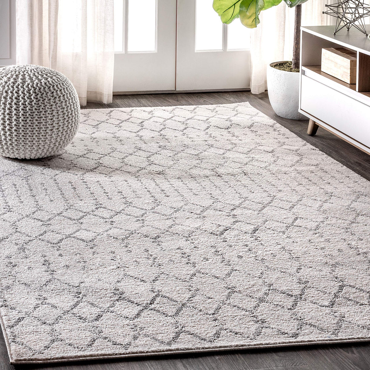 JONATHAN Y front view of rug showing Moroccan diamond pattern and modern contrast