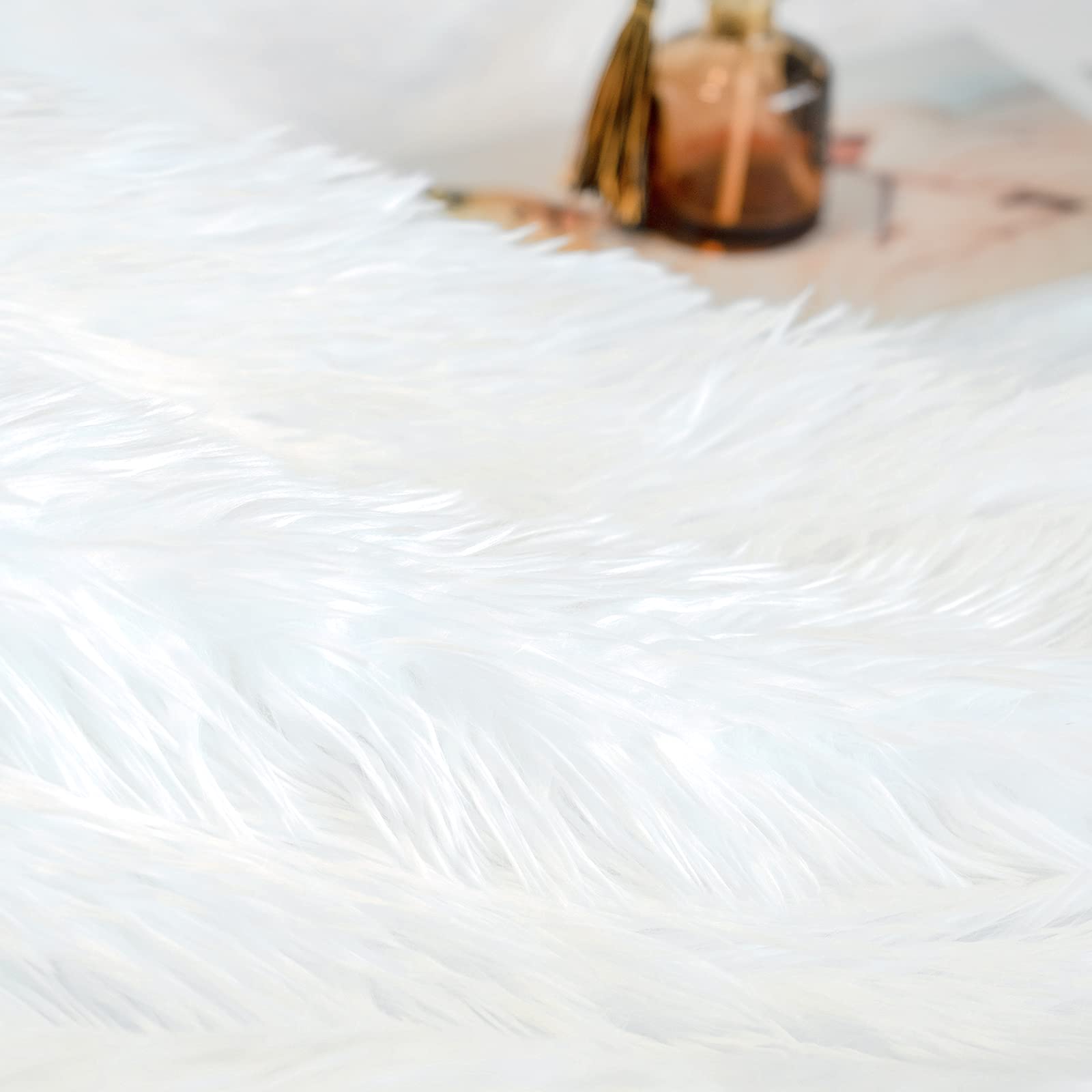 JONIYEAR velvet fleece reverse demonstrating soft, skin-friendly backing