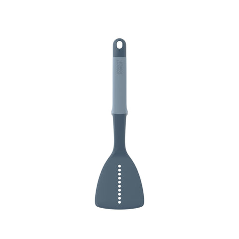 Joseph Joseph ladle pouring soup, precise serving and reduced spills