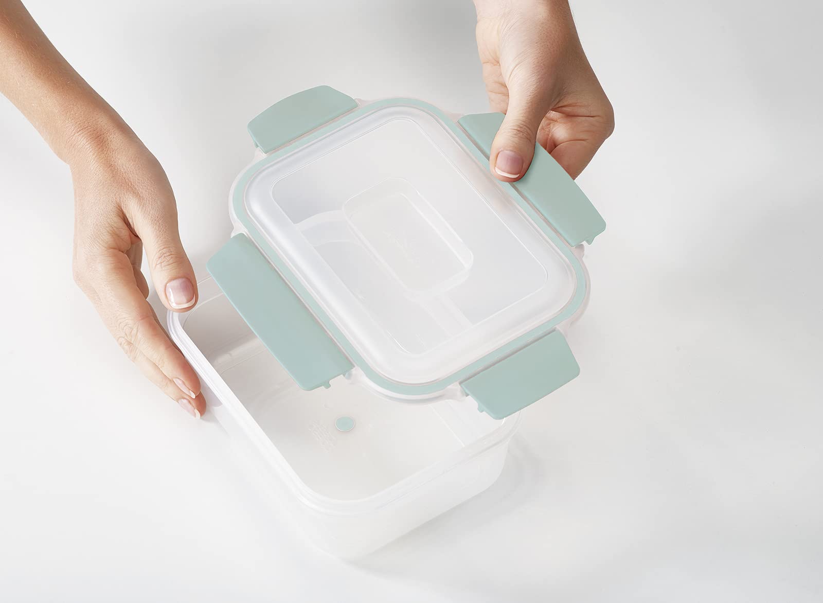 Joseph Joseph Nest Lock close-up of lid clip showing airtight seal benefit