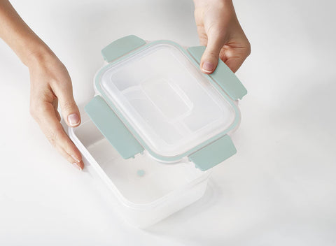 Joseph Joseph Nest Lock close-up of lid clip showing airtight seal benefit