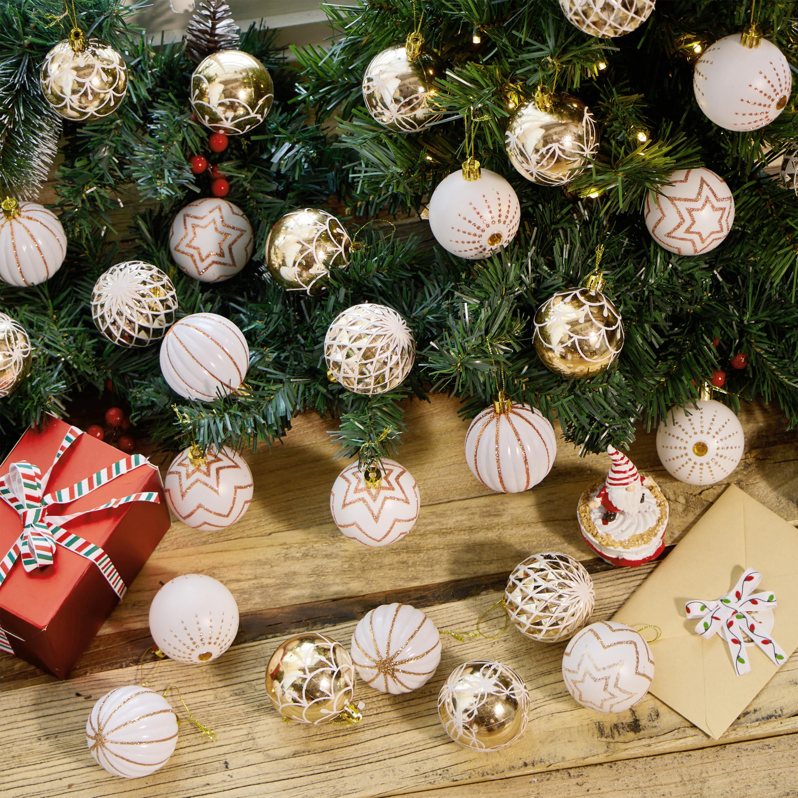 JOYIN living room holiday scene with ornaments providing elegant seasonal warmth