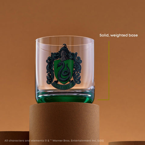JoyJolt glass held in hand showing 10oz scale and comfortable grip