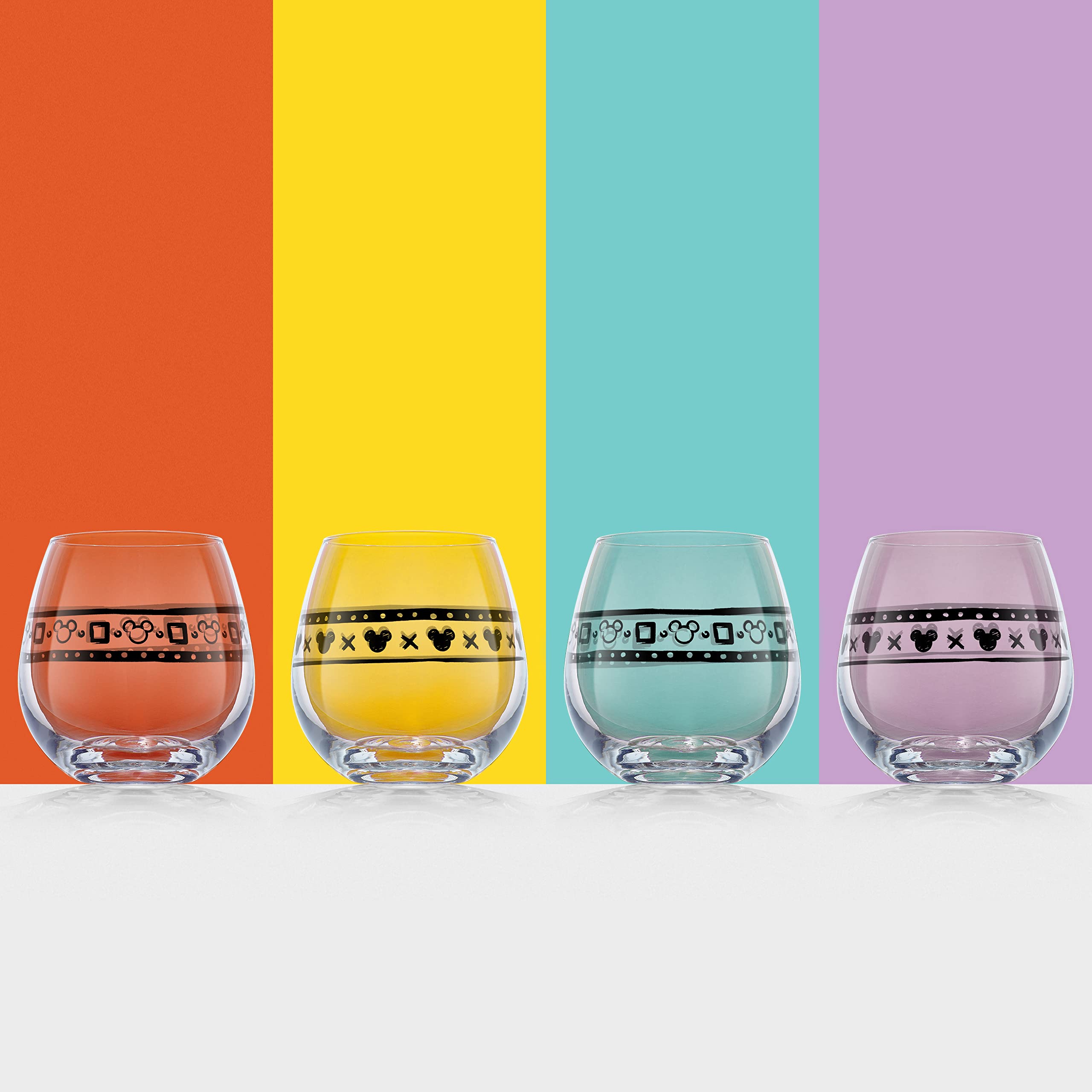 JoyJolt glasses in a table setting demonstrating festive entertaining use