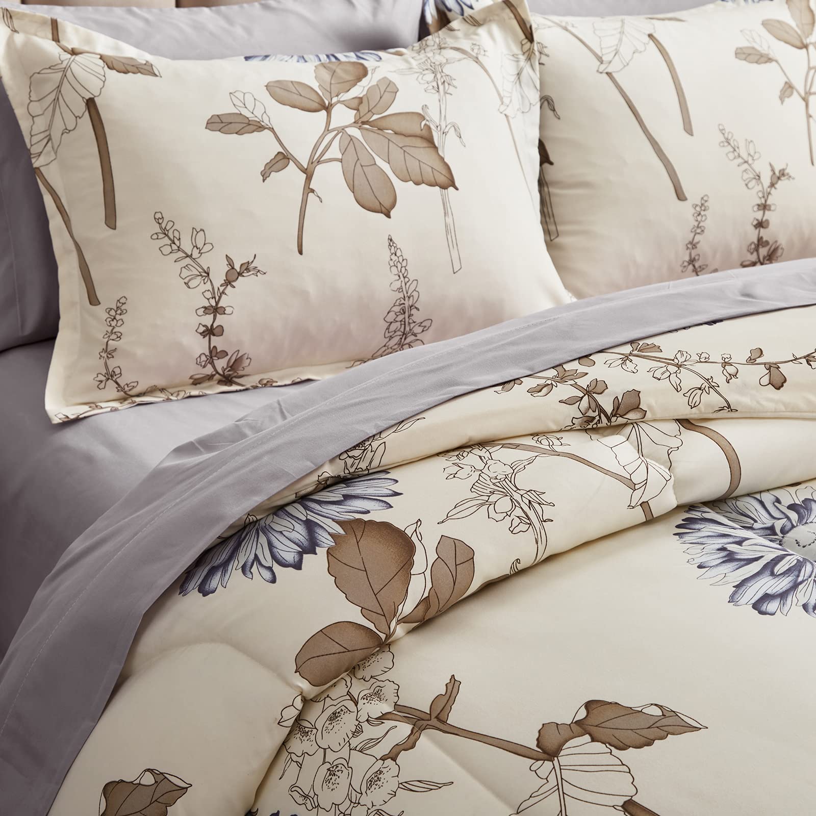 Joyreap comforter edge stitching and quilting close-up highlighting durable construction and loft