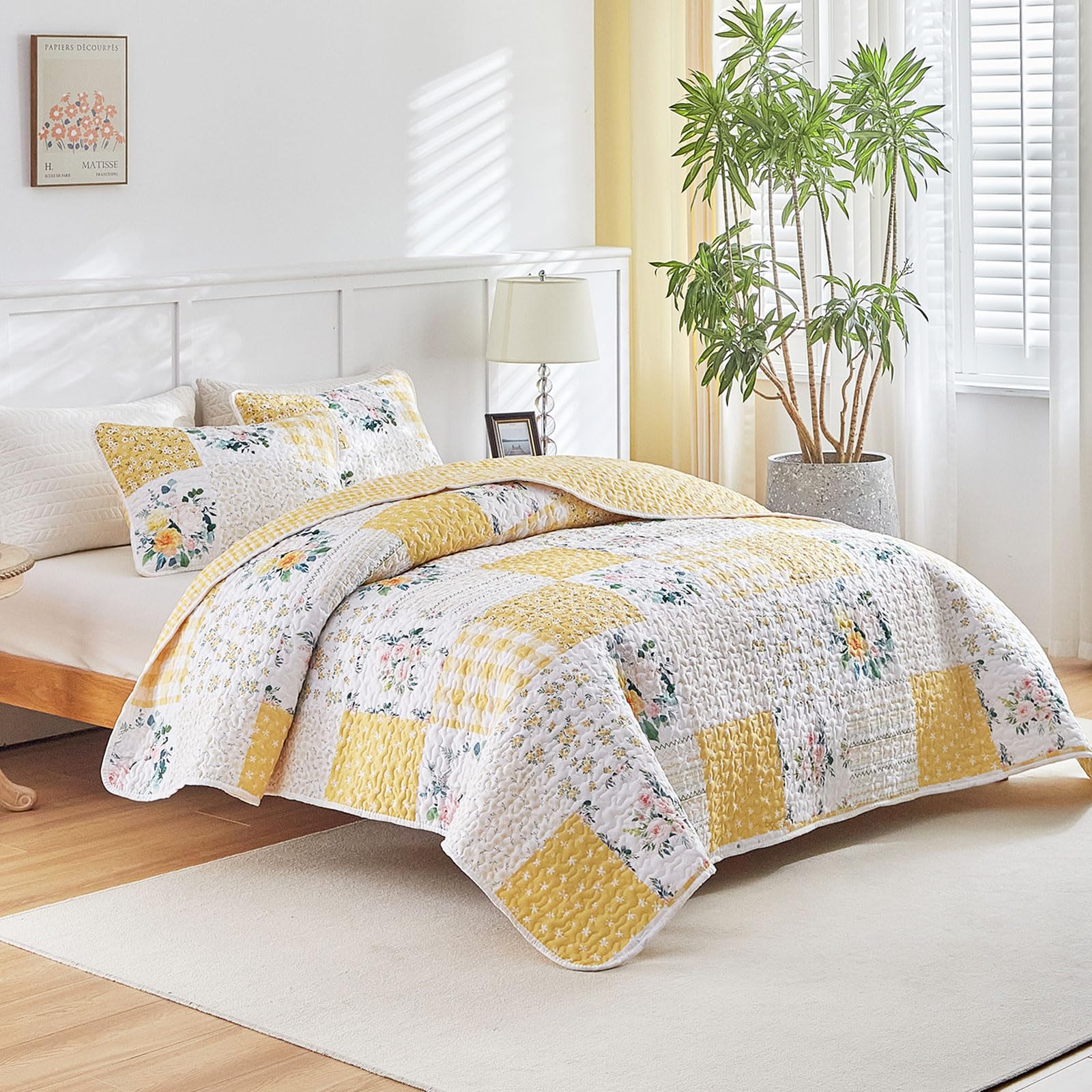 Joyreap quilt reverse grid pattern offers a calm yellow-and-white alternative
