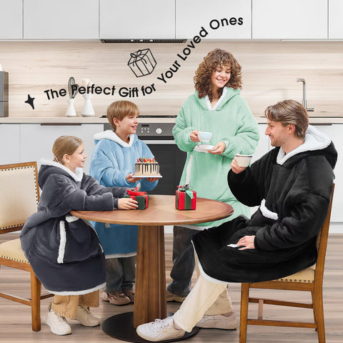 JOYWOO giant pocket with cat inside demonstrating pet-friendly convenience
