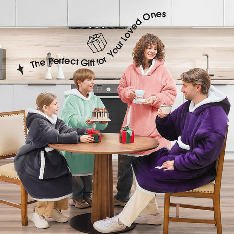 JOYWOO giant pocket with cat inside demonstrating pet-friendly warmth