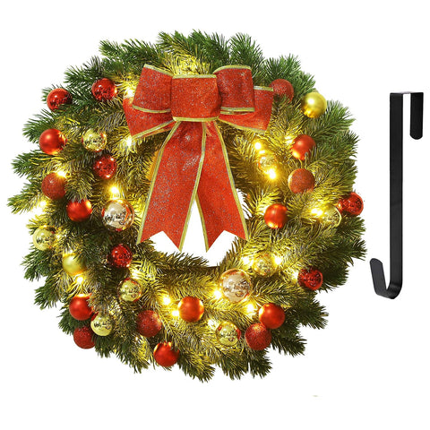 Juegoal wreath on front door showing welcoming holiday ambiance