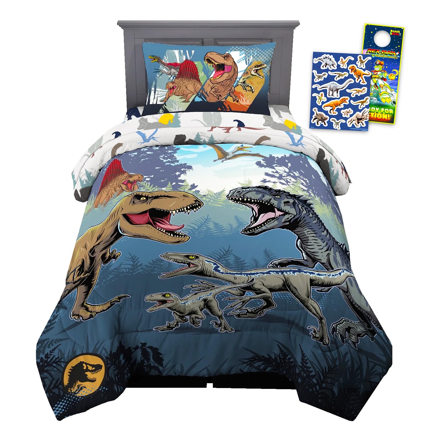 Jurassic World front bedspread view showing dinosaur scene and bold colors benefit: exciting décor