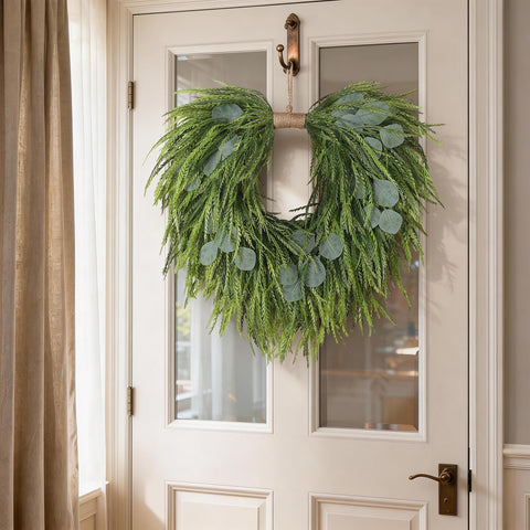 Juxdp wreath side profile reveals heart shape and sturdy frame benefit