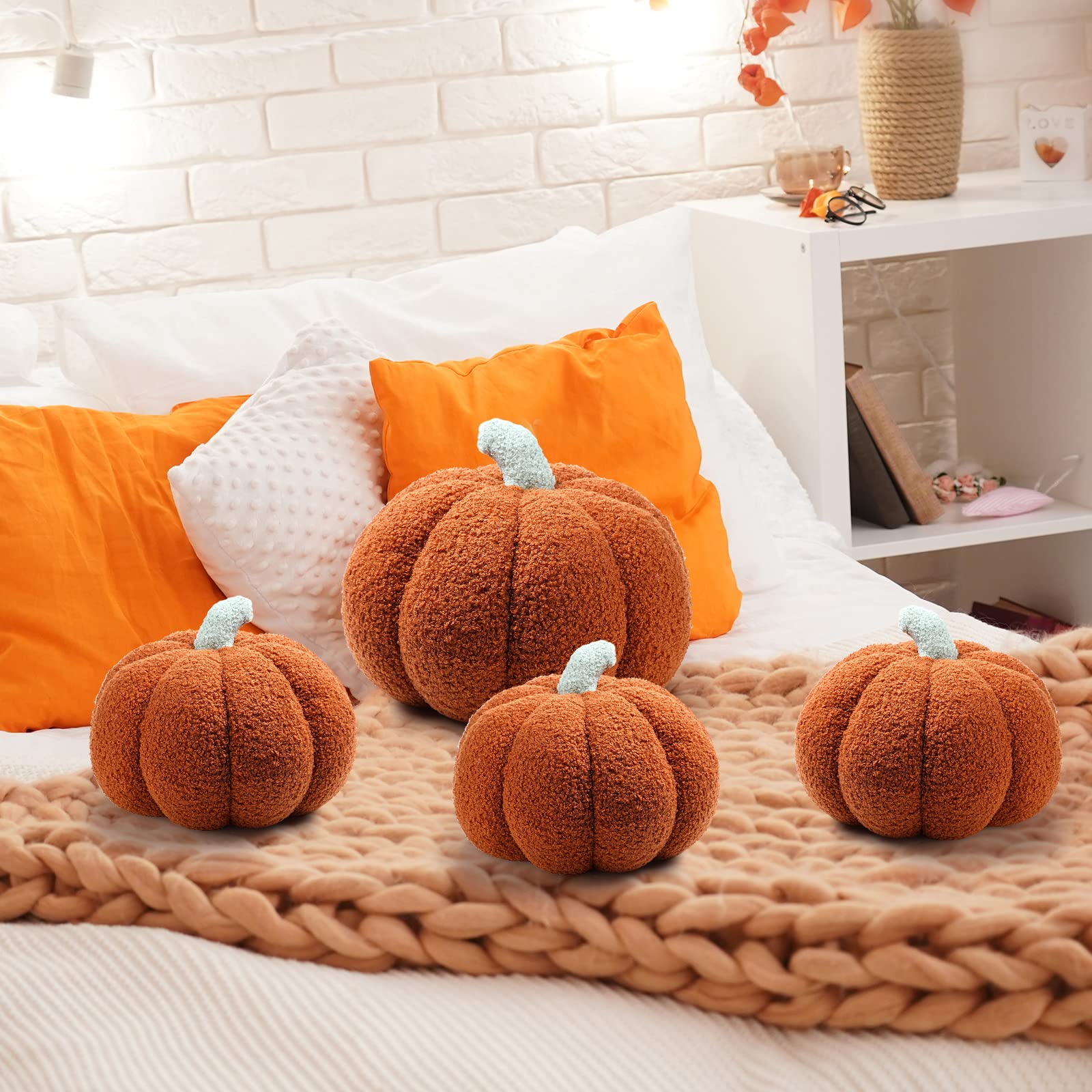 Kajaia vacuum-packed pumpkin pillows unpacking to regain plumpness