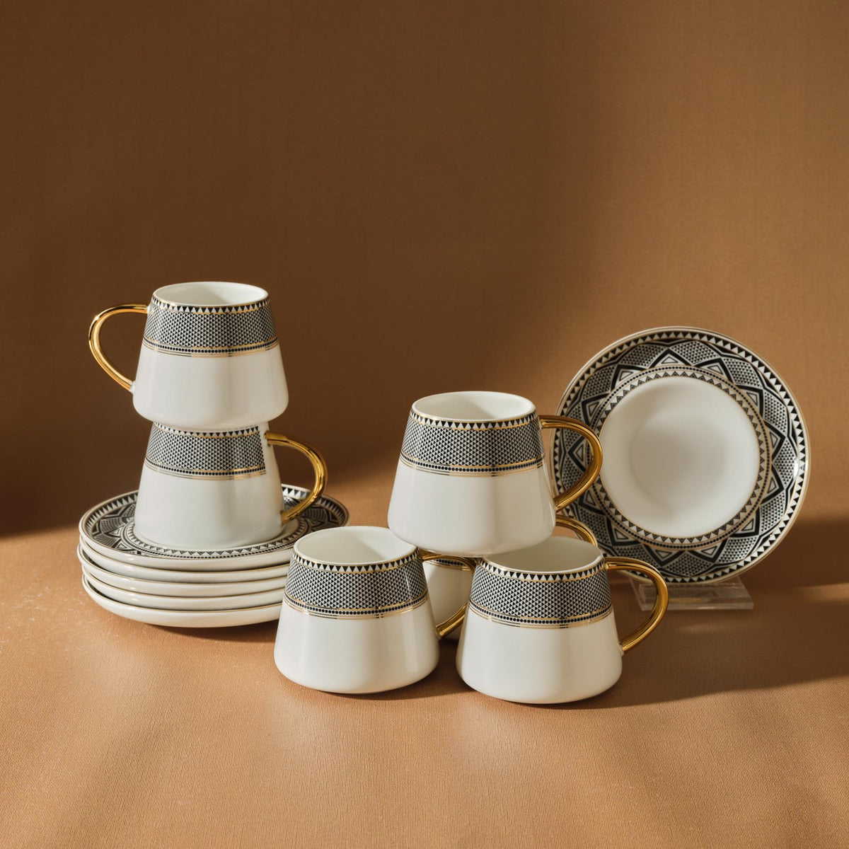 KARACA front packaging showing the 12-piece coffee set and elegant presentation
