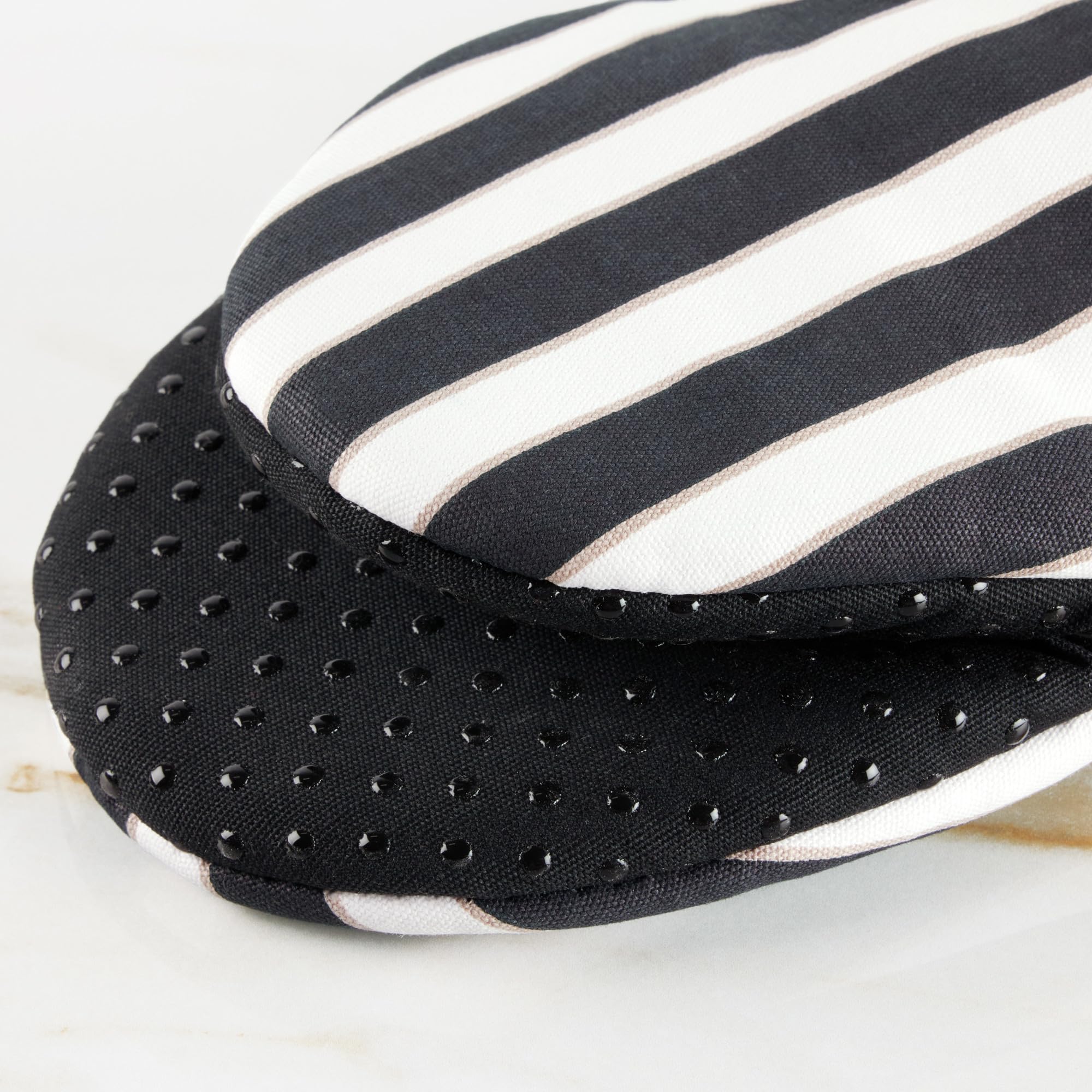 kate spade new york hang loop on mitt for convenient storage and accessibility