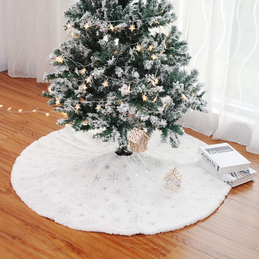 Kaximd folded skirt packaged for compact storage and easy season-to-season use