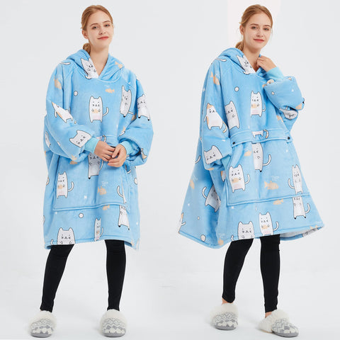 KFUBUO kangaroo pocket detail holding hands and phone