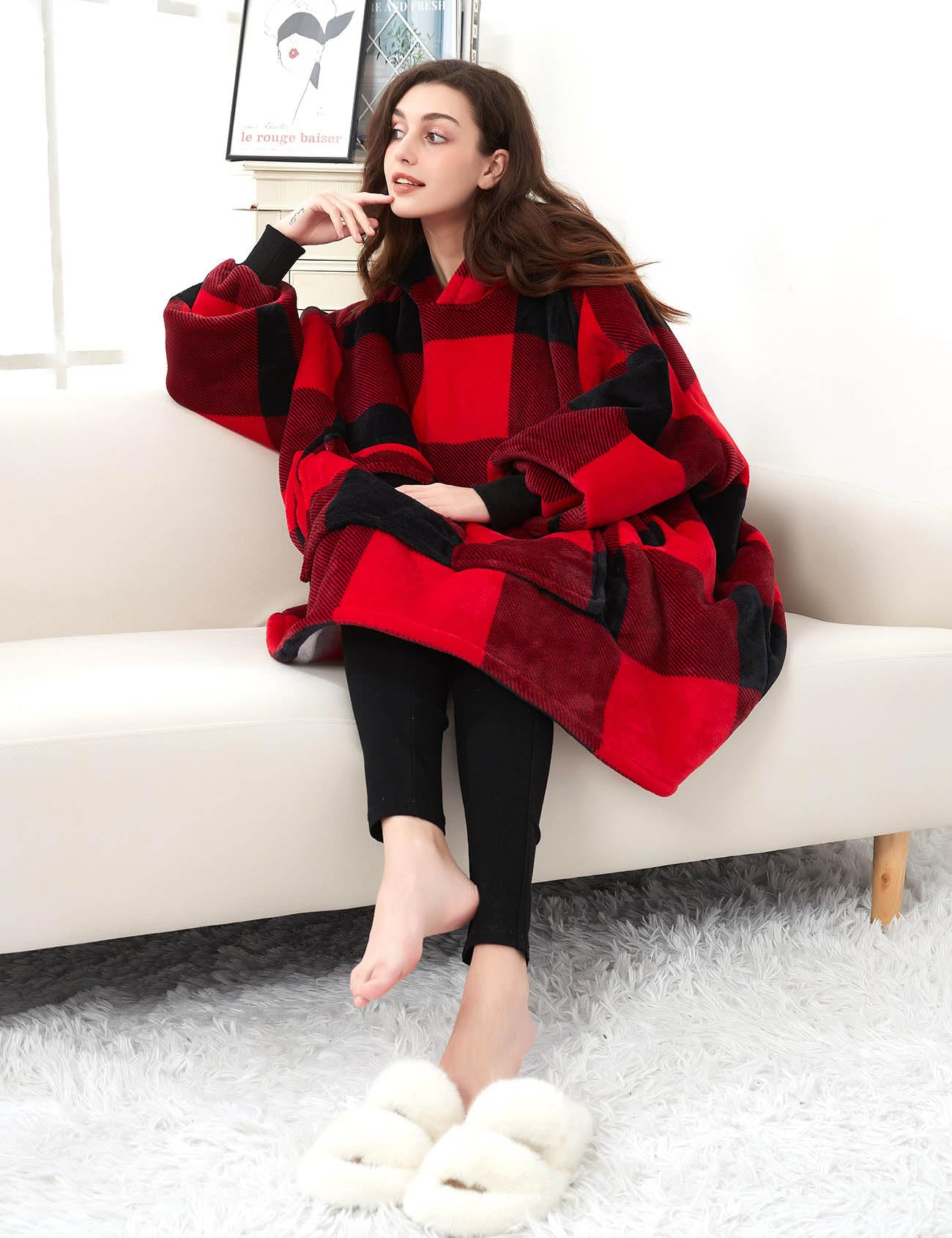 KFUBUO size scale on model displays oversized fit and layering ease