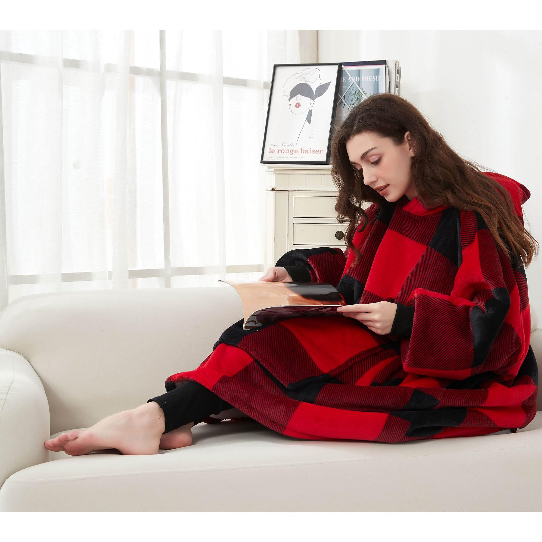 KFUBUO worn on couch lifestyle demonstrates comfort for lounging