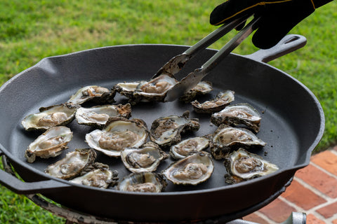 King Kooker with oyster knife layout displaying included durable shucking knife